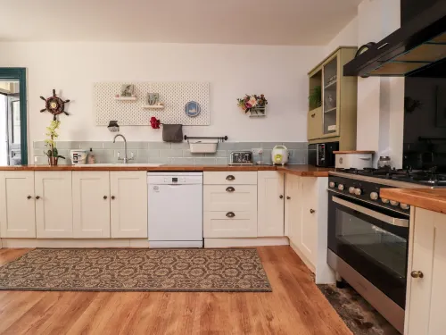 112 Balmoral Road - 4-Star