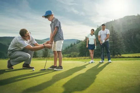 Luxurious 2 Bedroom0 Feet from the Slopes! Condo by RedAwning