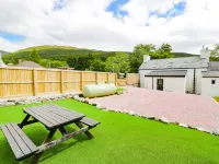 Alma Cottage Hotels in Crianlarich