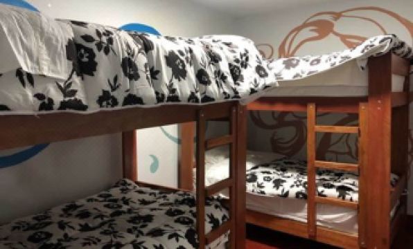 Déjà Vu Backpackers