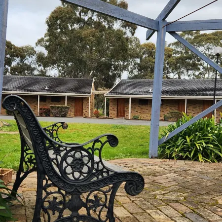 Magdala Motor Lodge & Lakeside Restaurant