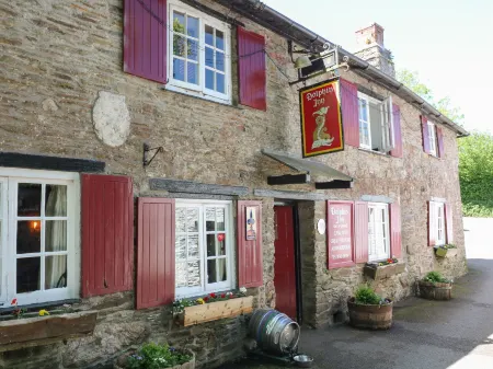 3 Rock Cottages Отели рядом с достопримечательностью «Wembury Beach»