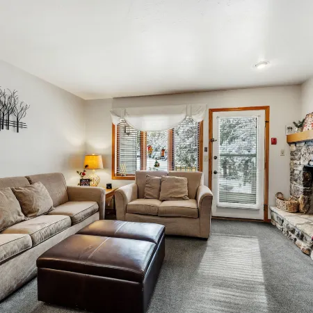 Evergreen Hill Condominiums