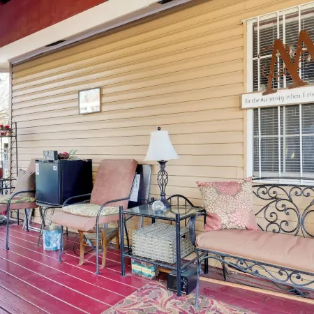 Home 3 Mi to Dtwn Chattanooga 1 Night Stays!