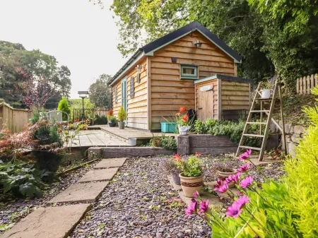 Chateau Petit Отели в г. Трефеглвис