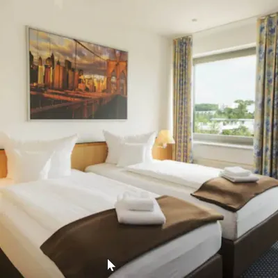 Hotel Near by Отели рядом с достопримечательностью «Выставочный комплекс Deutsche Messe Ag»