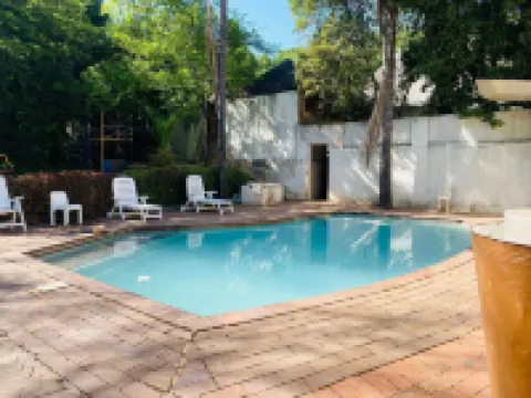 Rosebank Lodge & Backpacker