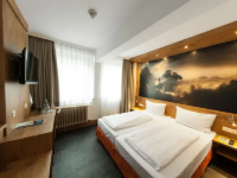 Paulaner am Dom Hotel Hotels near Iron Footbridge