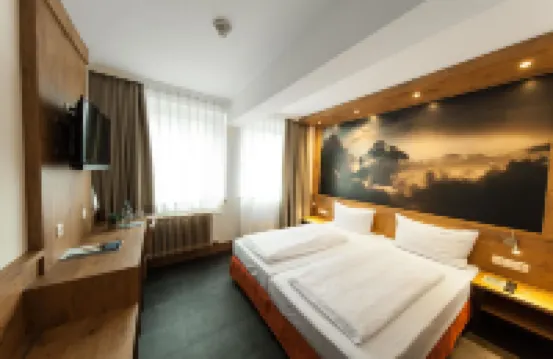 파울라너 암 돔 도시림 주변 호텔