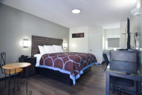 Lynchburg Country Inn Hotels near Jack Daniel's Distillery