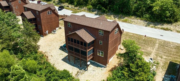 Makin Memories Lodge 6 Bedroom Cabin by Redawning Hotels in Stone County