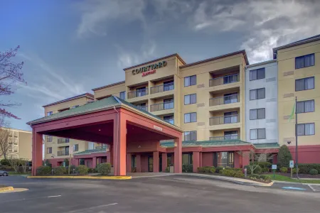 里士滿切斯特萬怡酒店