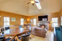 Spacious and Secluded Madison Home Near Dtwn! - spa