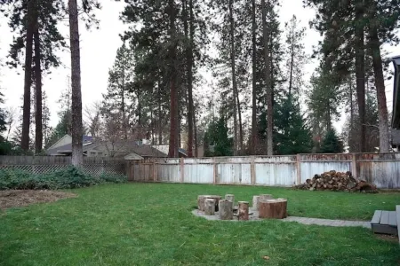 Cozy 3 Bedroom King Suite 7 min to Downtown CdA! Отели в г. Кутеней