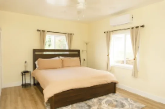 Cozy accommodations in a great location.  호텔