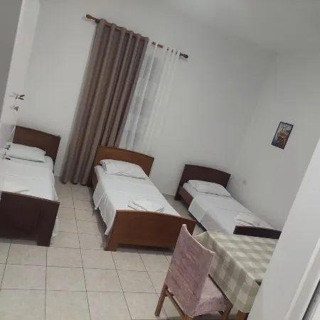 Hostel Casa Mia SR Отели в г. Дельвина