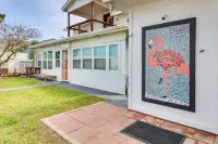 Waterfront Port Isabel Family Home w/ Pool & Pier! - parking