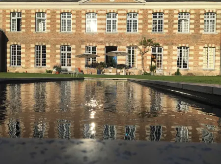 Château de la Giraudière Отели в г. Линьи-ле-Рибо