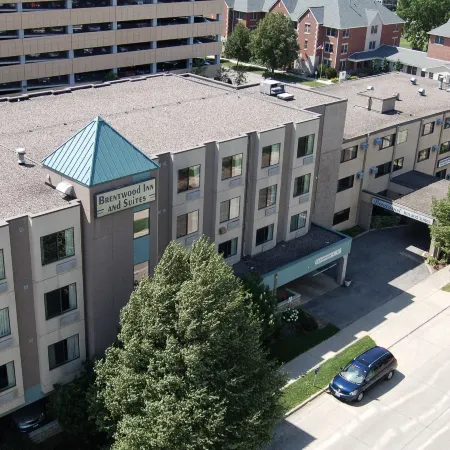 Brentwood Inn & Suites