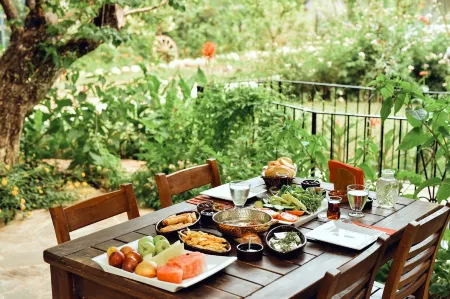 Pyramid Boutique Hotel Отели в г. Kayakoy