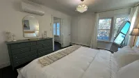 Mountain-View Retreat @ Heart of Hudson with Decks, Designer Decor & Game Hotels in 