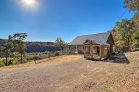 Mountain View Hideaway w/ Outdoor Fireplace! - Homestays