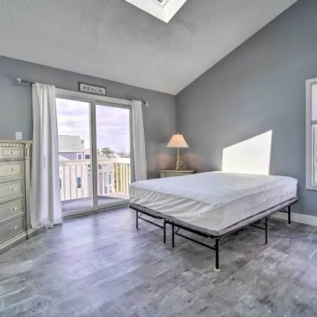 Condo w/ Bay Views ~ 5 Mi to Atlantic City!