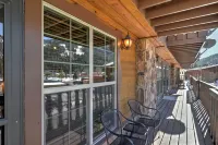 Red River Home w/ 2 Balconies - 1 Block to Main St - Lejligheder