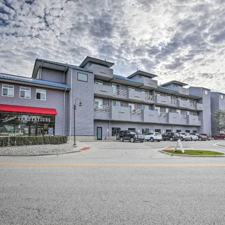 Grand Haven Condo w/ Patio < 1 Mi to Downtown