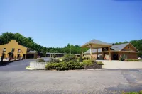 Columbus Inn and Suites Hotels in Tryon