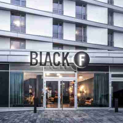 Black F House - Serviced Apartments Hotel Exterior