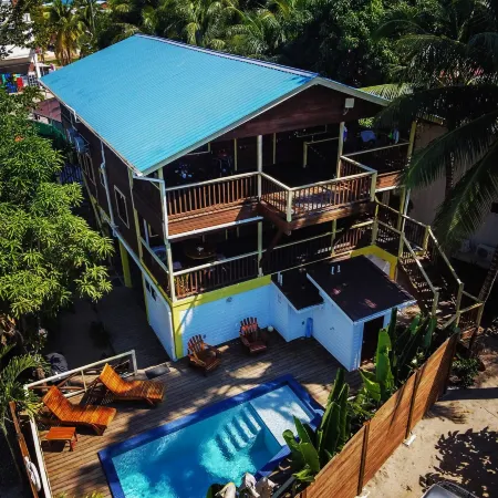 Driftwood Gardens Guesthouse