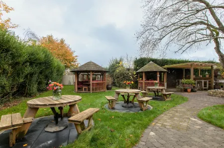 The Carpenters Arms Отели в г. Тонбридж