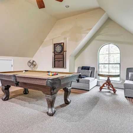Dock & Game Room: Alvarado Lake Getaway!