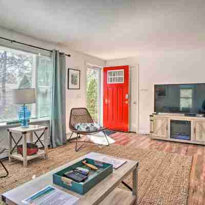 Cape Cod Escape about 2 Mi to Beaches and Dining! Rooms
