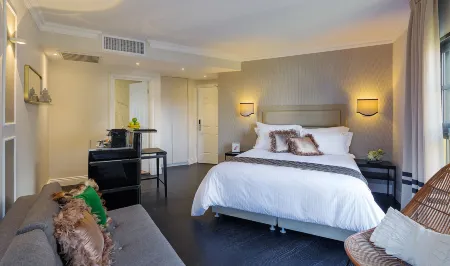 A23 Boutique Hotel Отели рядом с достопримечательностью «Музей Пальмах»