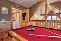 Game Room & Hot Tub! Black Bear Falls Resort Cabin - Country Houses