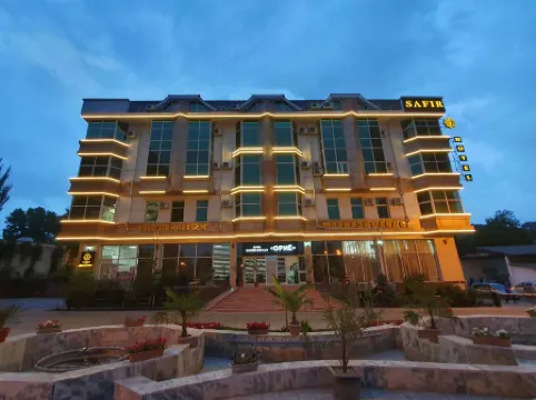 Отель Safir
