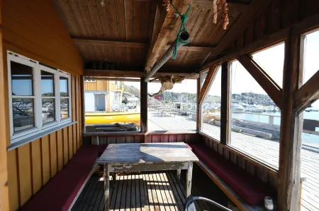 Stamsund Hostel Отели рядом с Аэропорт Лекнес