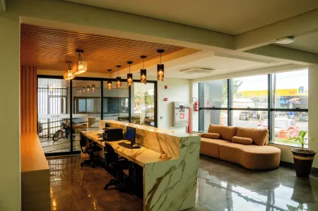 Terraço Plaza Hotel Отели в г. Монти-Алту