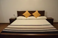River Edge Bungalow Hotels in Thotagamuwa