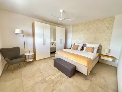 Luxurious Villa Möwengeflüster - 220sqm apartment for max. 8 guests + sauna by the lake Hotel a 