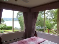 Donalea Bed and Breakfast & Riverview Apartment Hotels in Port Huon