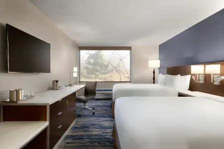 Skyline Hotel Detroit Airport, SureStay Collection by BW