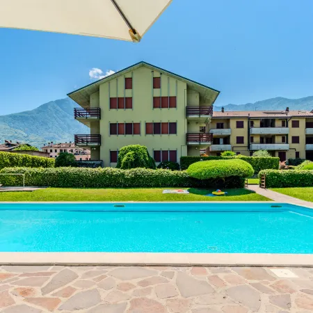 Miralago Guest House