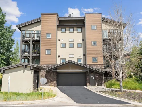 Crestview Condominiums by All Seasons Resort Lodging Hotel di Silver Summit