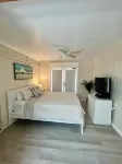 Starfish Cottage - Sleeps 4 - Escape the Cold; Our Pool IS Heated!