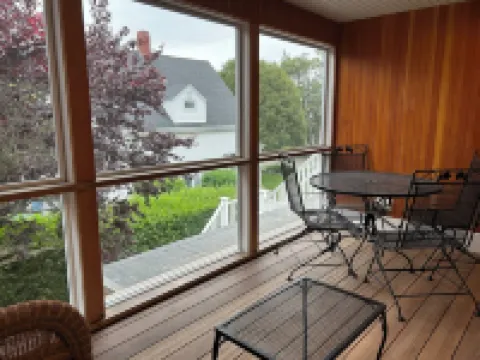 Chatham Village:  Large, Newly-Renovated 1 Bedroom Apartment in Antique Home