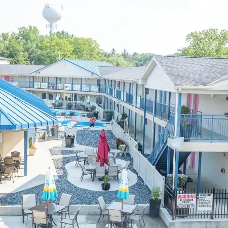Islander Inn