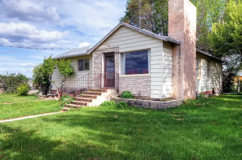 Charming Tropic Home by a Farm Near Bryce Canyon! - Parkplatz